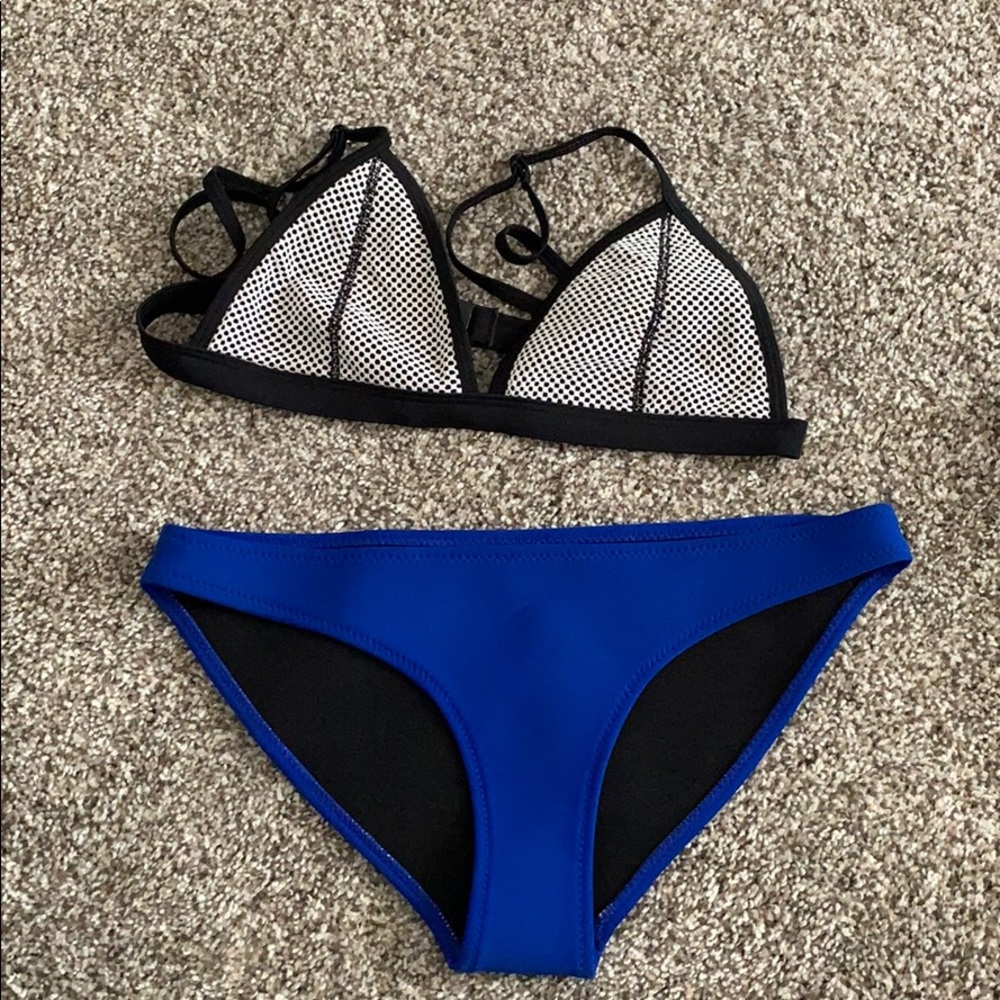 Triangl Bikini (lookalike)